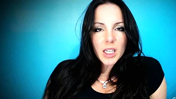 Hypnotized brunette cums solo on cam