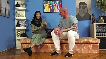 Sexy babe in hijab sucked hard cock instead of her duties