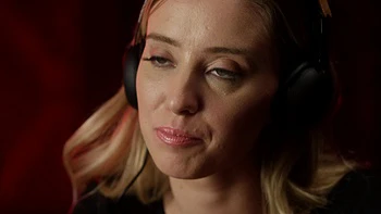 Haley Reed gets her feet worshiped and fucked by Manuel Ferrara in a steamy session.