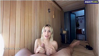 Saunada Turk Uvey Annemle Yalniz Kalinca Olanlar Oldu