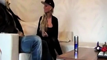 Deutsches blondes Amateurluder mit groen Titten