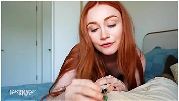 Petite Step-sis Cant Stop Taking Nude Photos - Scarlet Skies