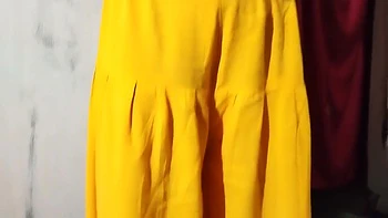 Hot Saloni Big Boobs Shoowing