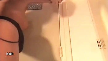 Sexy Brunette Chick Spreads Her Legs And Gets Pussy Slammed